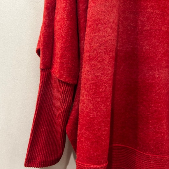 Red Cowl / Turtleneck Sweater - Picture 5 of 6